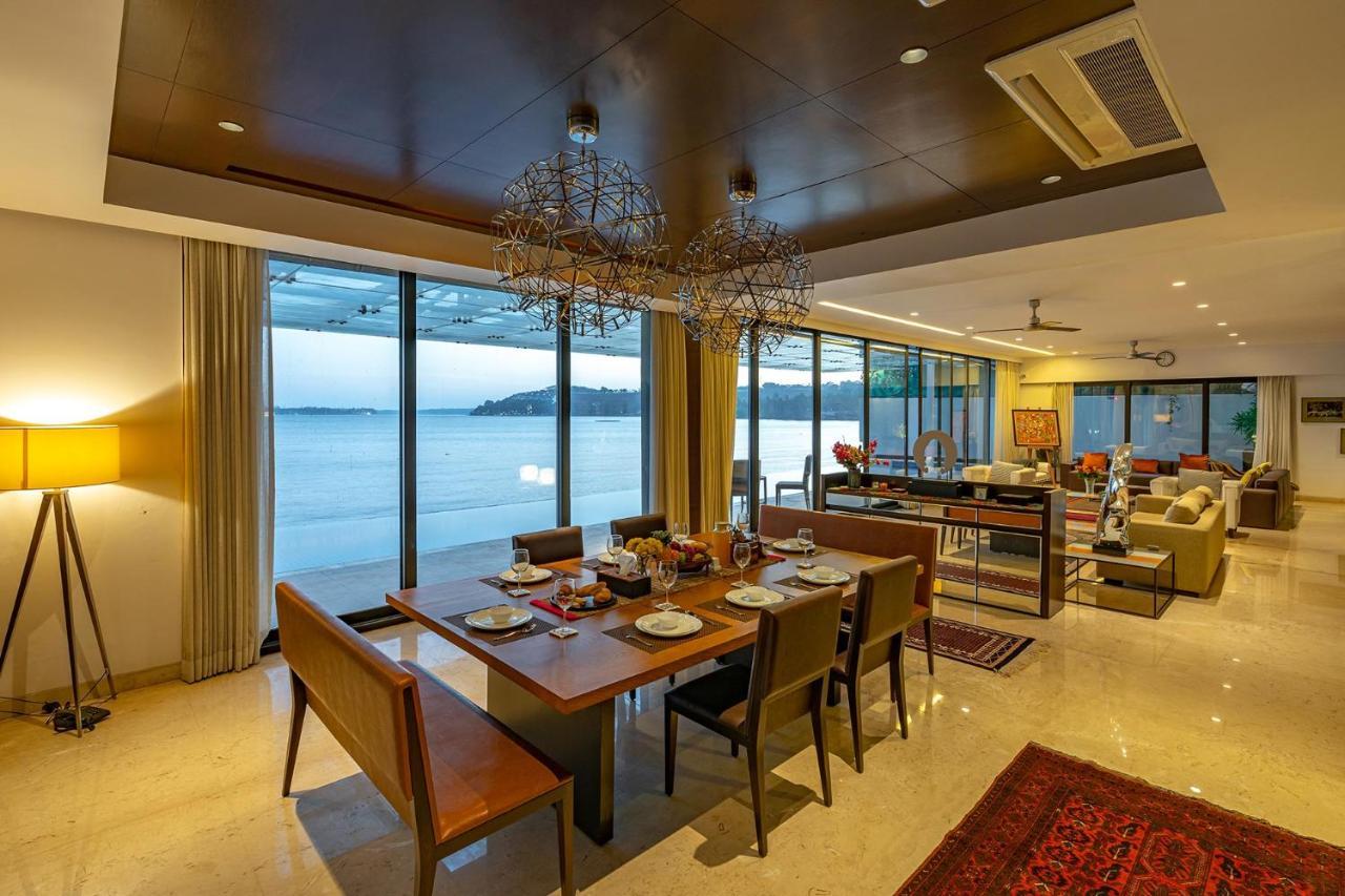 Oceanic Sunsets With River View, Comp Breakfast & Infinity Pool At Stayvista Verem Экстерьер фото