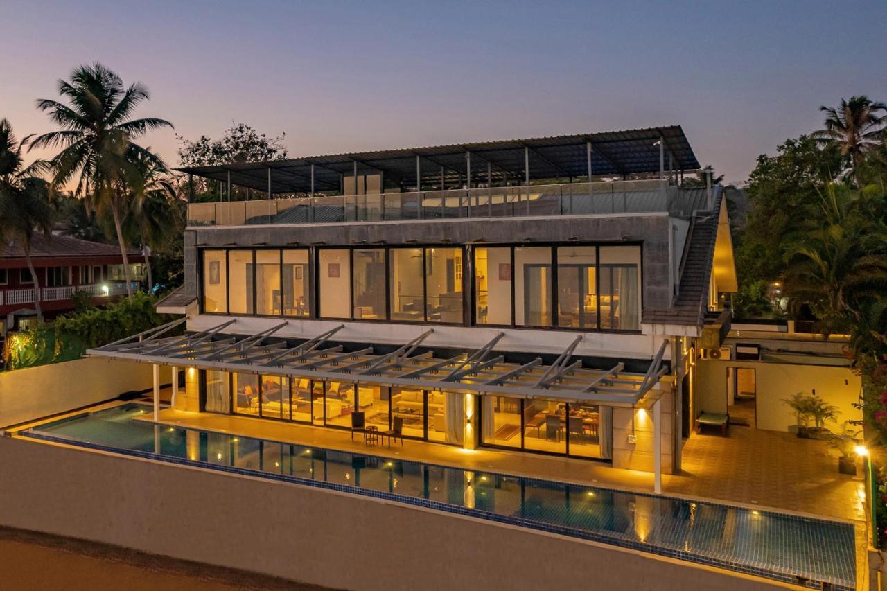 Oceanic Sunsets With River View, Comp Breakfast & Infinity Pool At Stayvista Verem Экстерьер фото